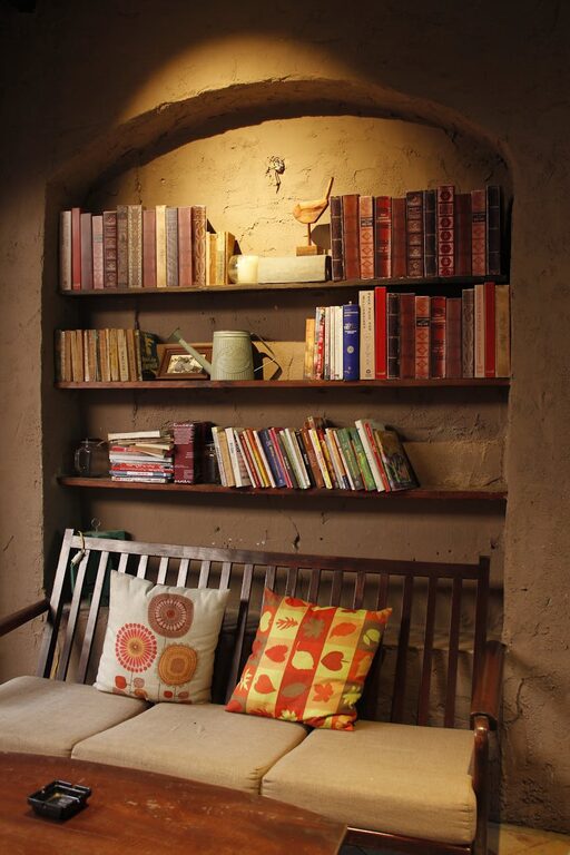 Simple Ways to Create a Cozy Reading Nook at Home